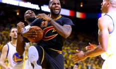 九游体育网页版-绝地反击令对手无可奈何，强队全力冲刺最终胜出的简单介绍