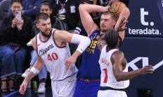 九游体育app-包含独行侠横扫掘金，成功晋级西部半决赛的词条