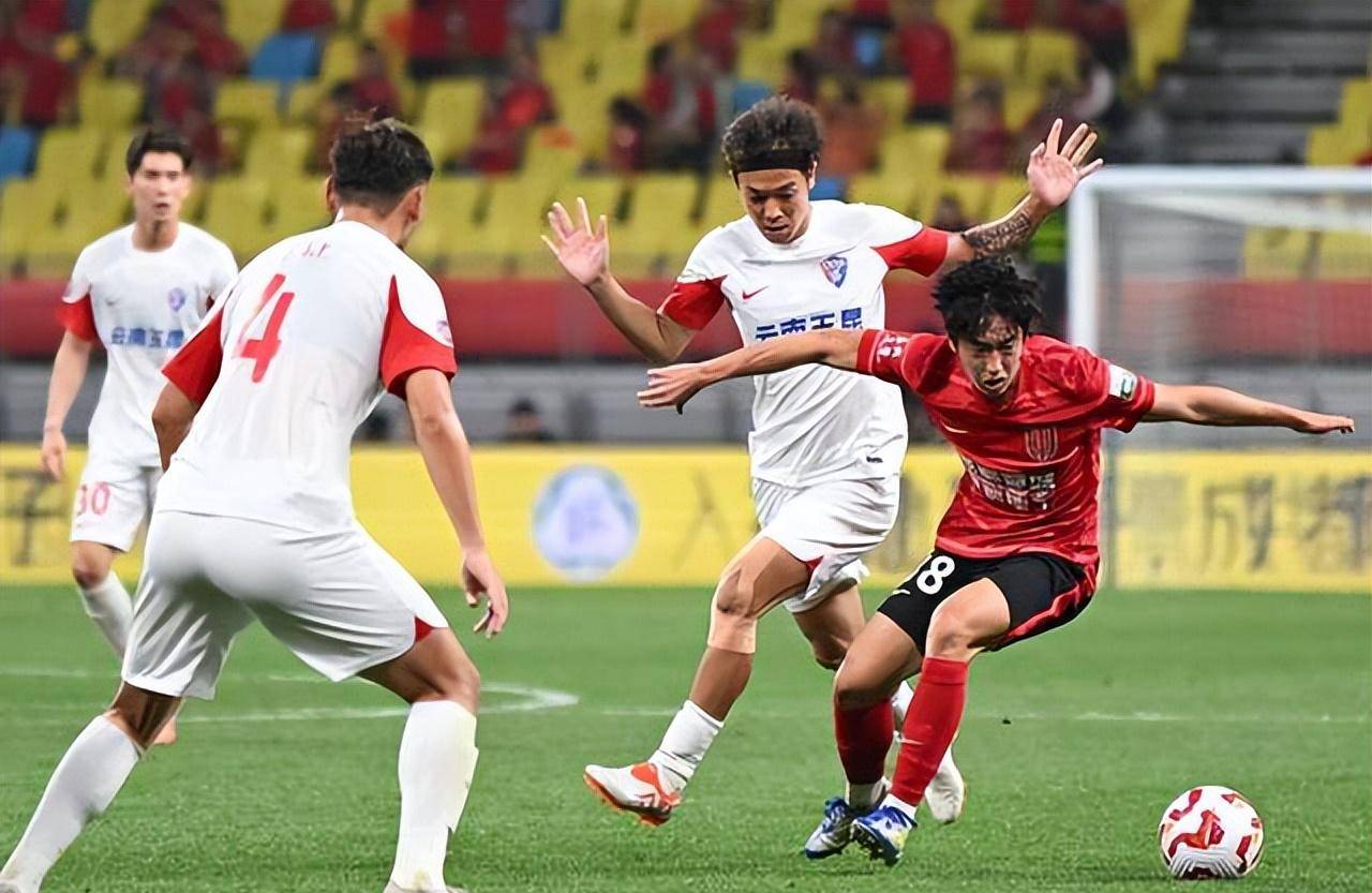 包含斗志昂扬:球队士气高涨备战关键比赛的词条 包含斗志昂扬:球队士气高涨备战关键比赛的词条