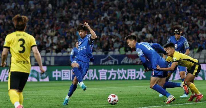 申花主场大胜延边富德,止住颓势的简单介绍 申花主场大胜延边富德,止住颓势的简单介绍