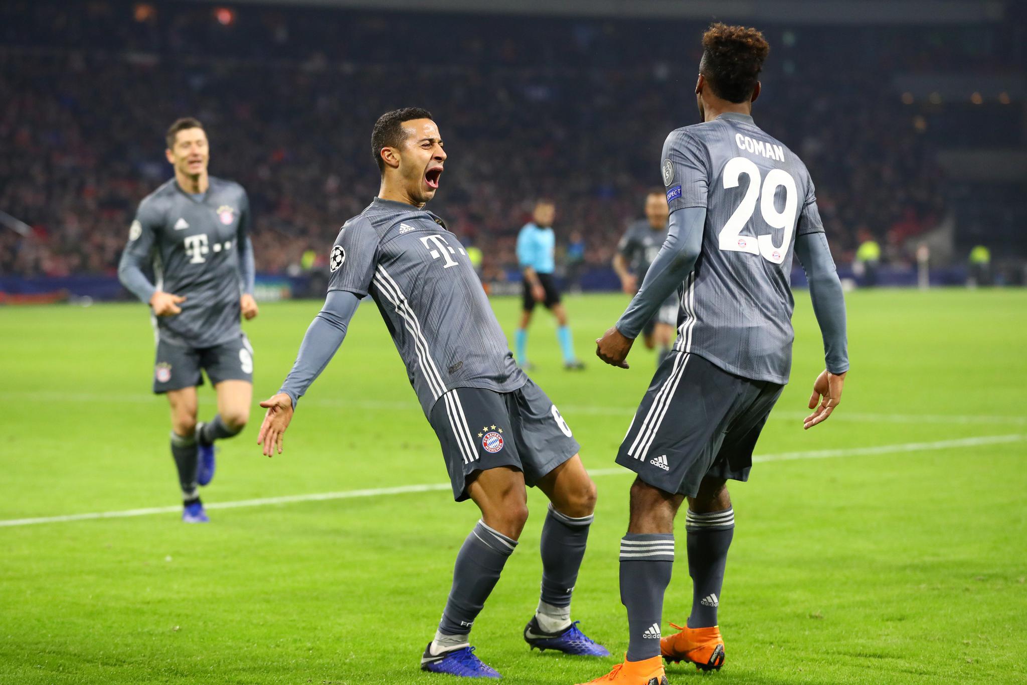 关于阿贾克斯大胜拜仁，晋级前景一片光明的信息