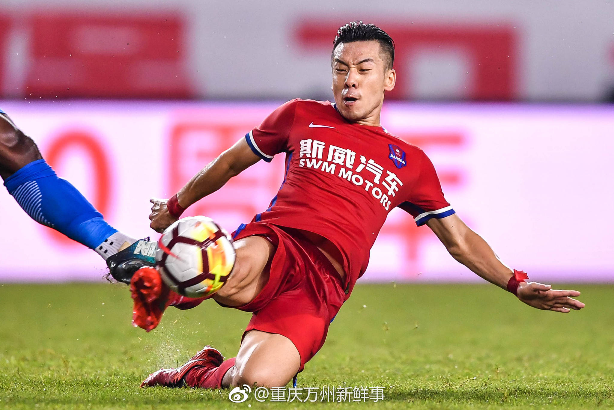 建业队员团结一心，成功击败对手的简单介绍