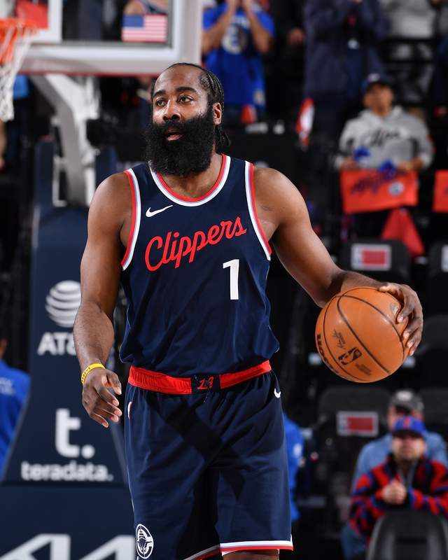 快船惨败爵士遭遇两连败