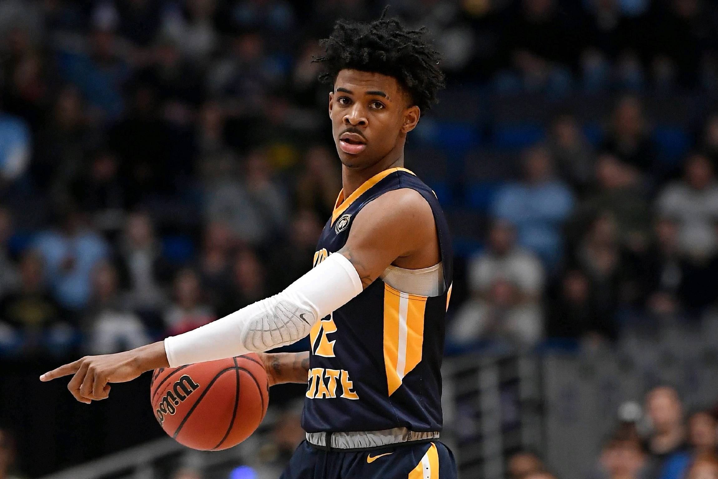 灰熊险胜鹈鹕,莫兰特终场绝杀令人惊叹 灰熊险胜鹈鹕,莫兰特终场绝杀令人惊叹