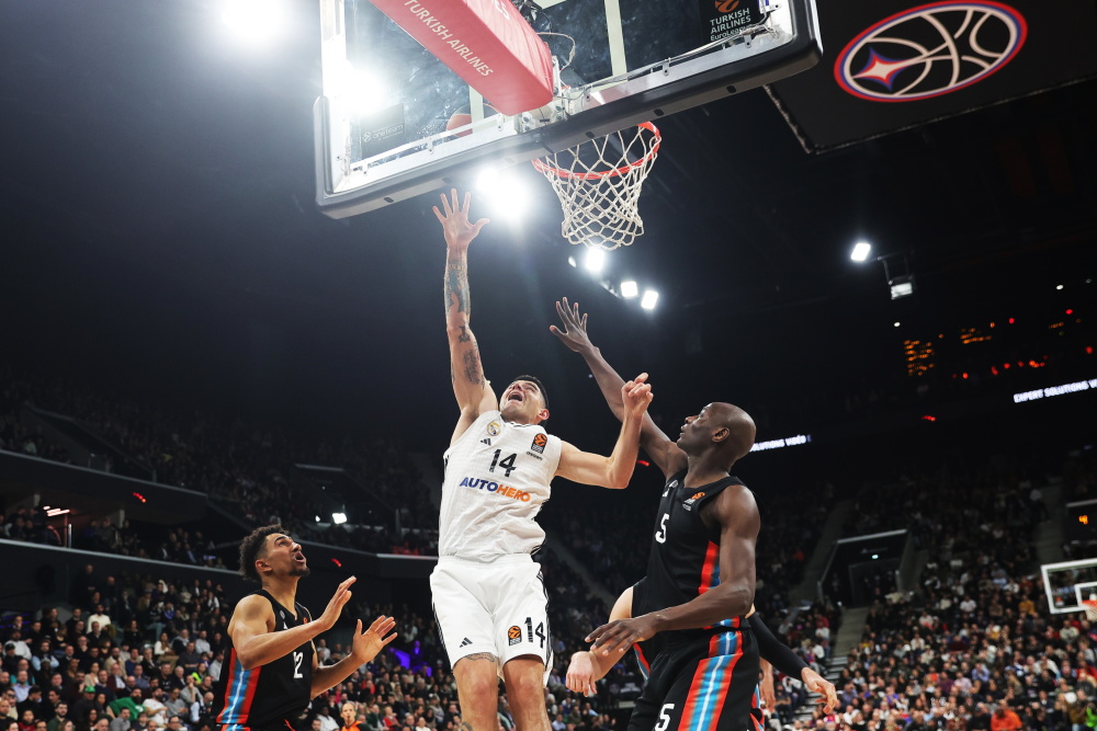 包含皇家马德里篮球队获得西班牙联赛冠军的词条